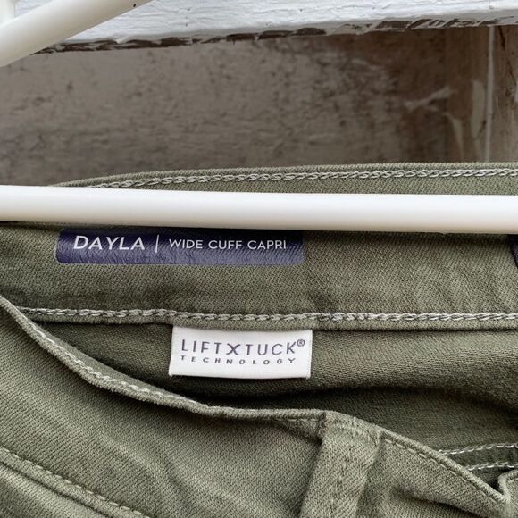 NWOT NYDJ Dayla Cropped Olive Colored Jeans - Picture 3 of 8